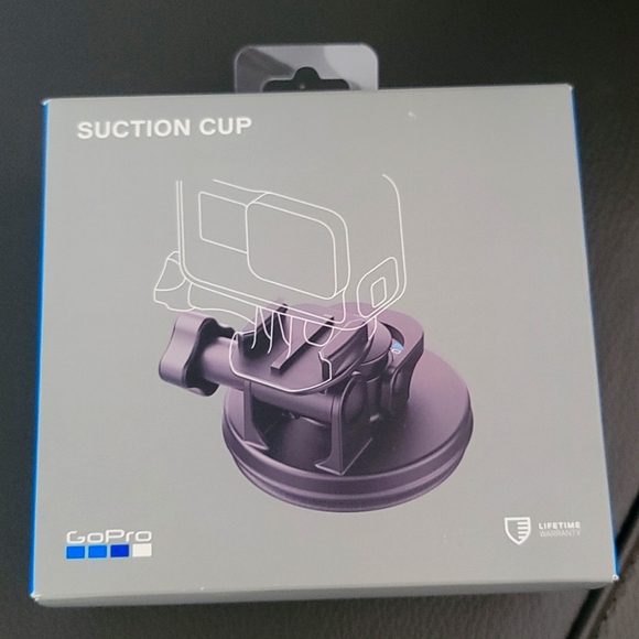 GO PRO- Suction Cup Mount - Picture 1 of 3
